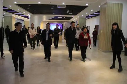 台办主任潘新红,郑州市台资企业协会会长,丹尼斯集团副董事长王尚卿率