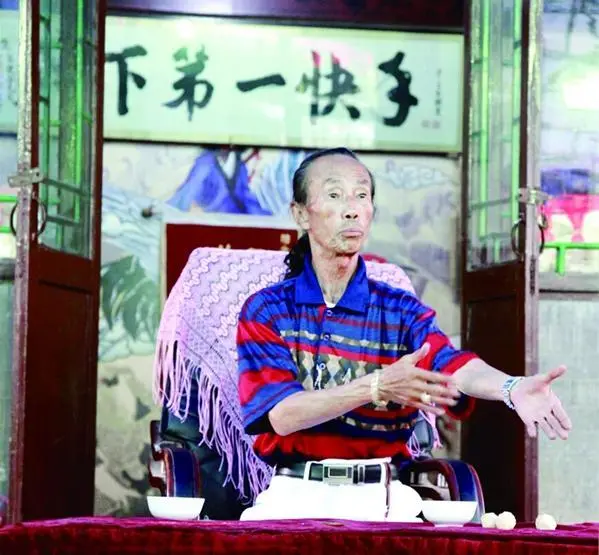看"鬼手"王宝和如何隔空移位缩骨幻影