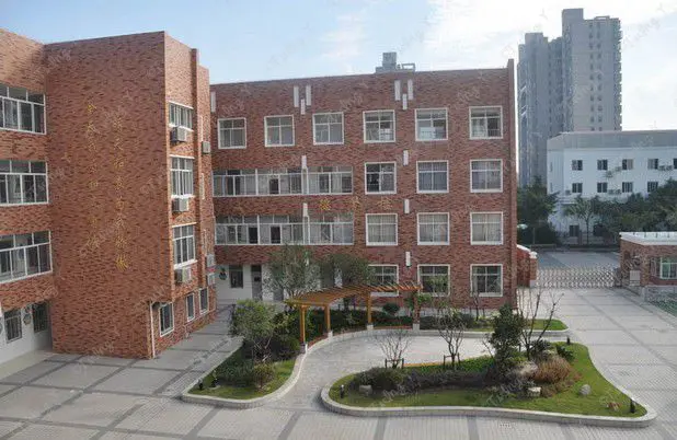 宝山区和衷小学.jpg 宝山区和衷小学.jpg