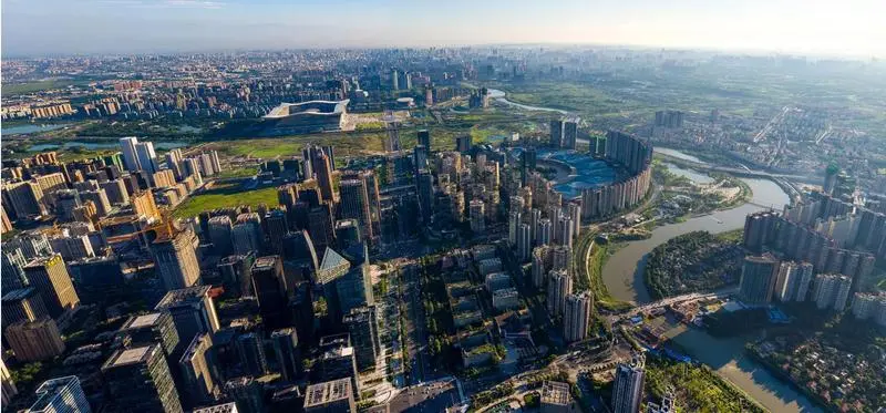 城南,成都人熟悉的地方,他更像一张城市名片,如浦东之上海,新宿之东京