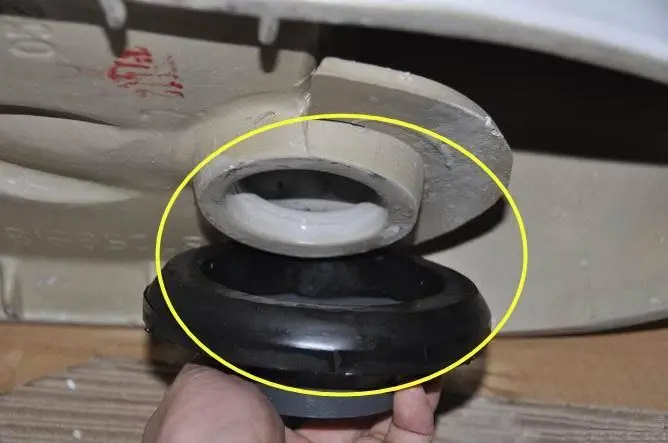 马桶坑水位变低会出什么问题我家马桶天天堵全是因为它