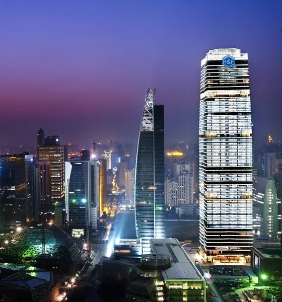 富力中心实景图