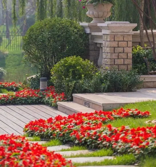 北京的莫奈花园小区每栋楼有几部电梯?是否够用?高峰时期要等多久?