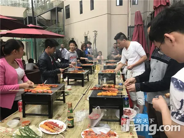 遵义美的城暖春自助烧烤火爆开启