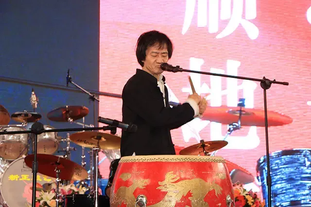 中国鼓王赵牧阳